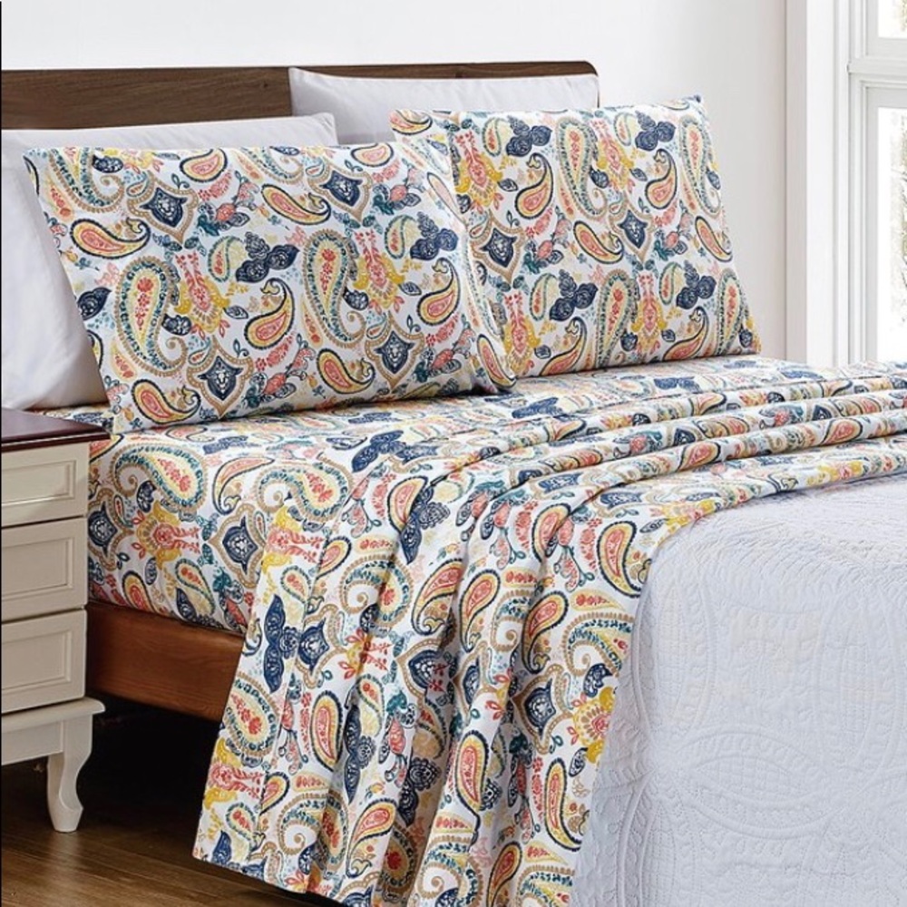 NWT Coral & Blue Paisley King Sheet Set
